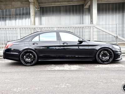 S63 AMG all black