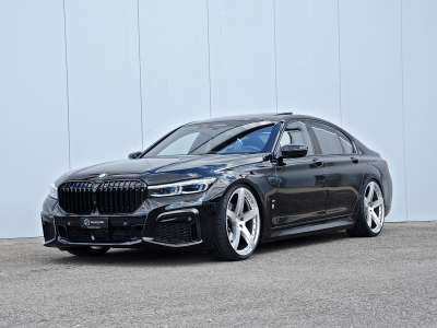 BMW 7 series G11 Facelift on Paragon 22"